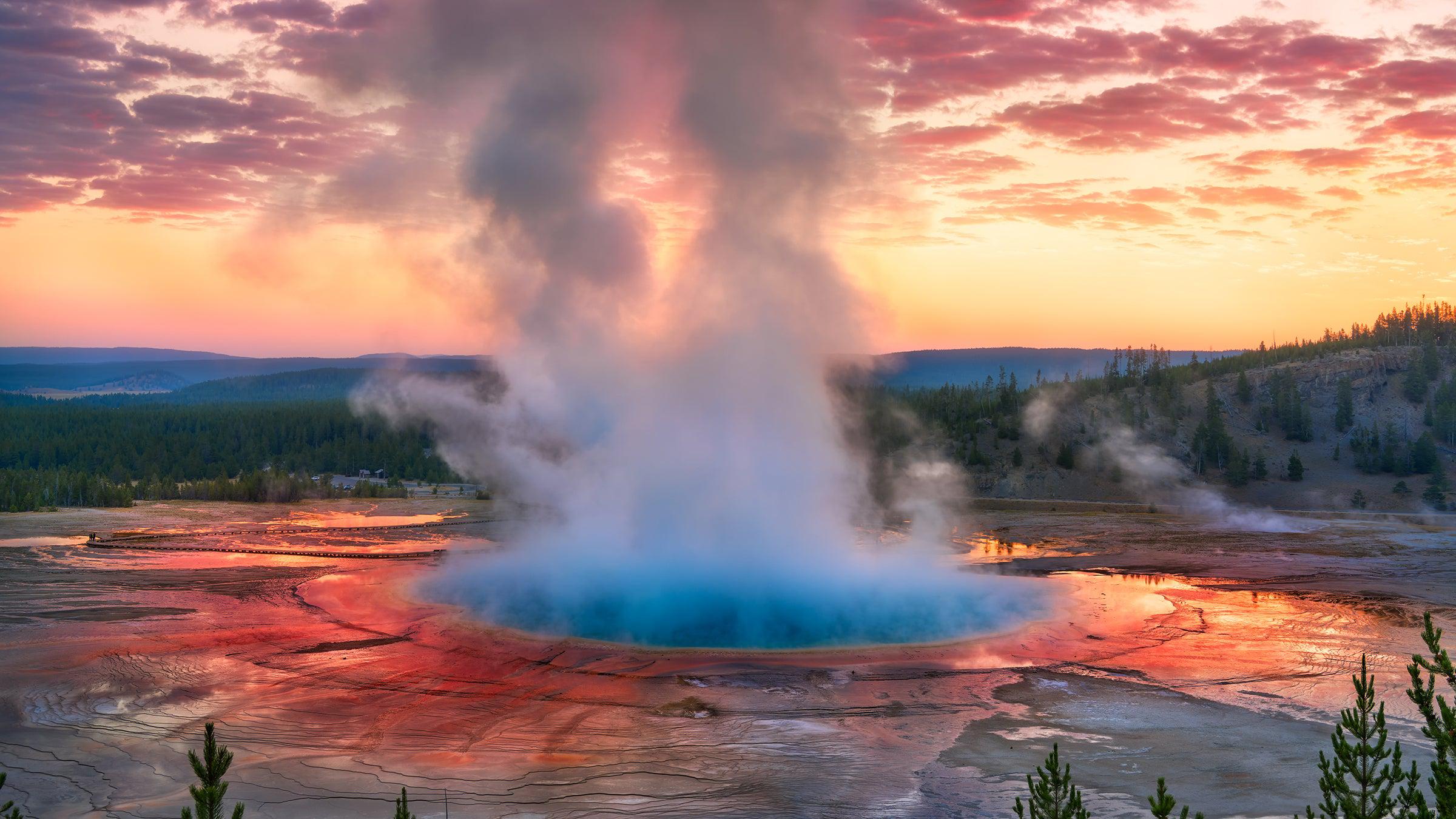 Yellowstone Ground Tour - 7 Days with Amtrak from Emeryville
