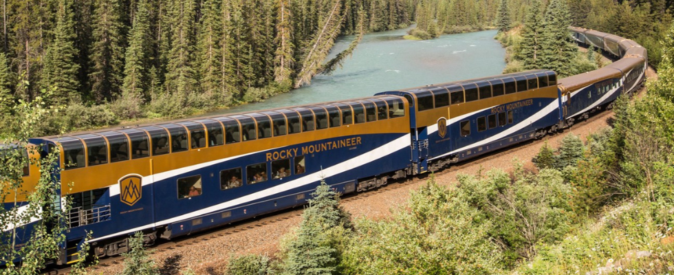 登山者號觀光列車:溫哥華~露易絲湖-金楓葉車廂